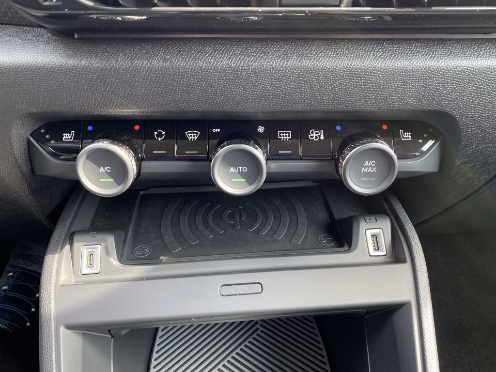 Fahrzeugabbildung Citroën C4 PT 130 S&S *Automatik* MAX *beh. Lenkr*HeadUp
