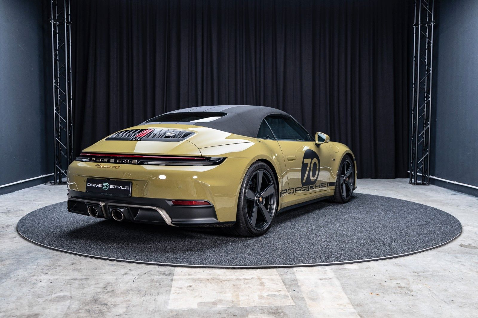 Fahrzeugabbildung Porsche 992.2 GTS Cabrio Spirit 70 + PCCB + Burmester