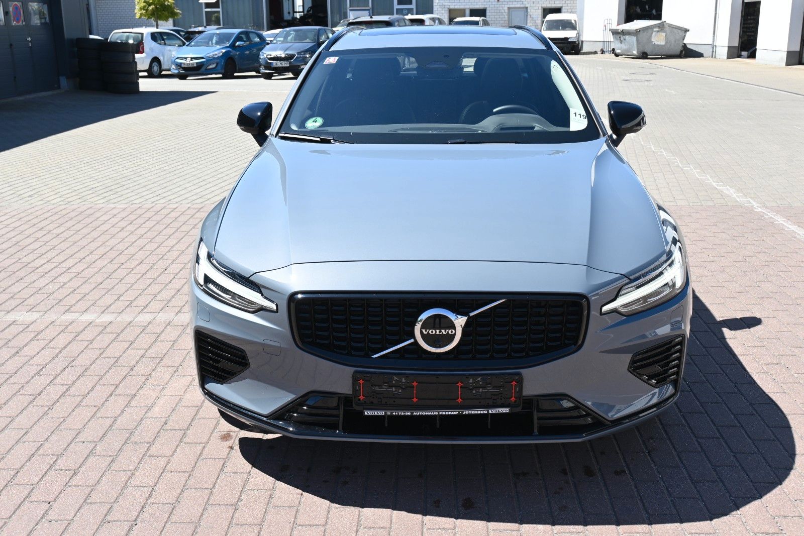 Fahrzeugabbildung Volvo V60 T8 PHEV Ultimate Dark AWD*360°*HUD*AHK*