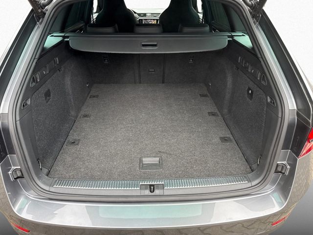 Superb Combi 2.0TDI Sportline 4x4 KAM+NAVI+ACC