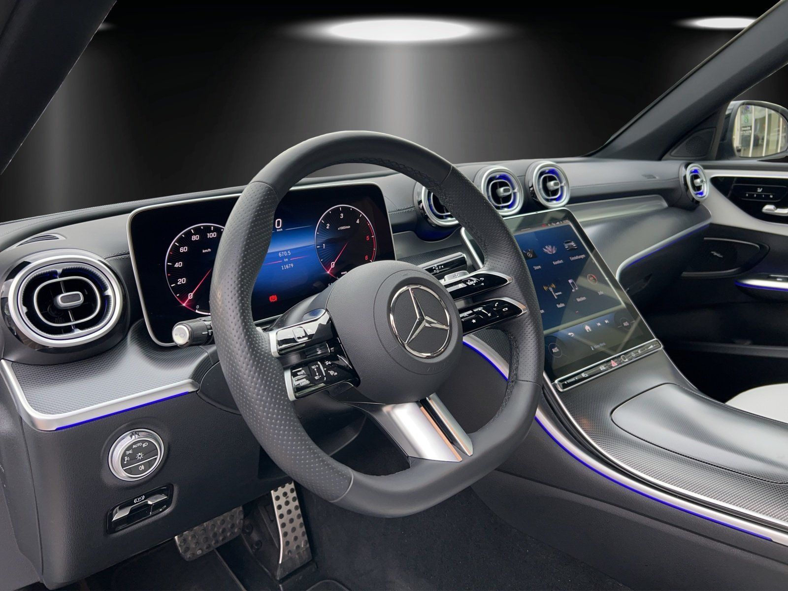 Fahrzeugabbildung Mercedes-Benz C 220 d T AMG AHK Night DISTRO 360° Memory 19"