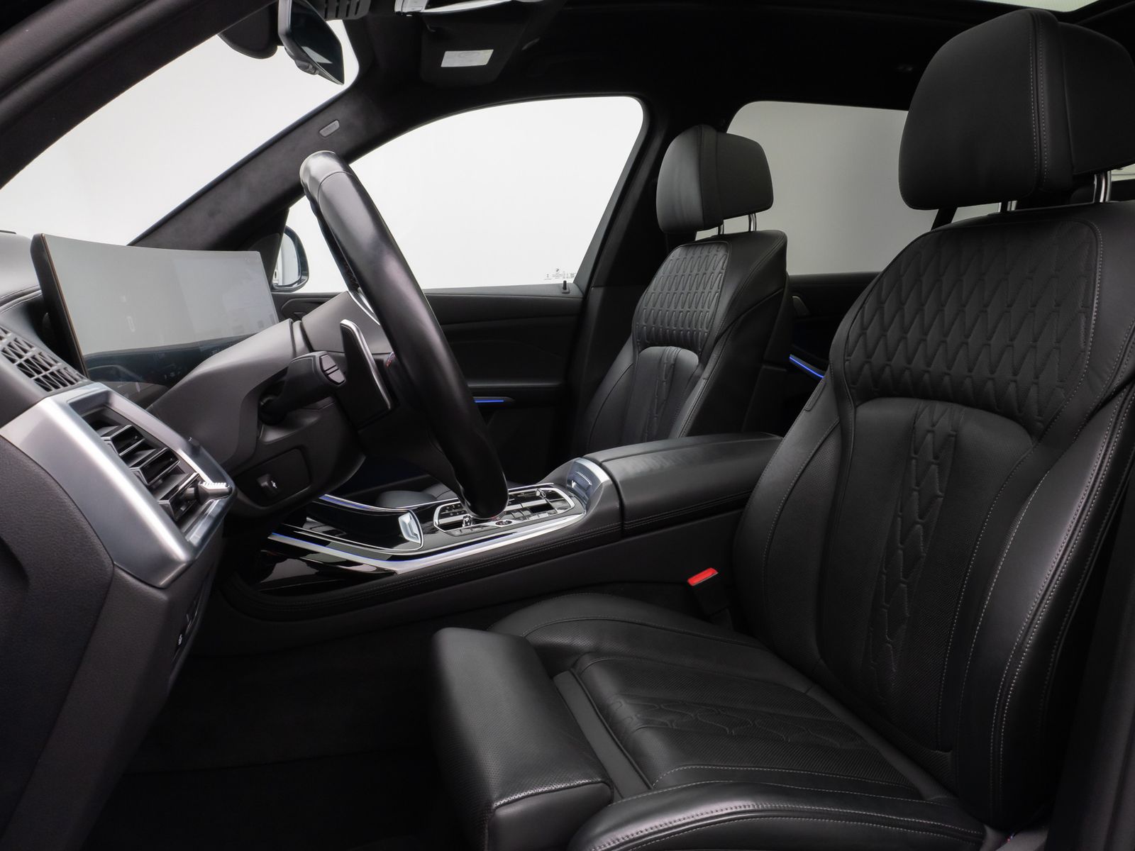 Fahrzeugabbildung BMW X7 M60i SkyLounge Kamera HUD DAB H/K SoftCL 22"