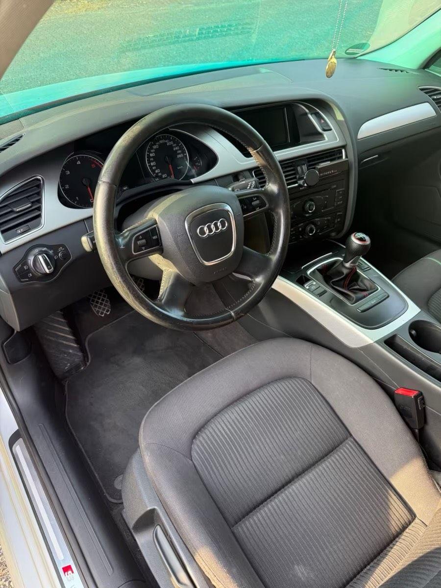 Audi A4 2011 — photo 9