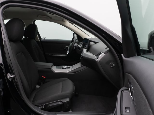 Foto Nummer 24: BMW 318i