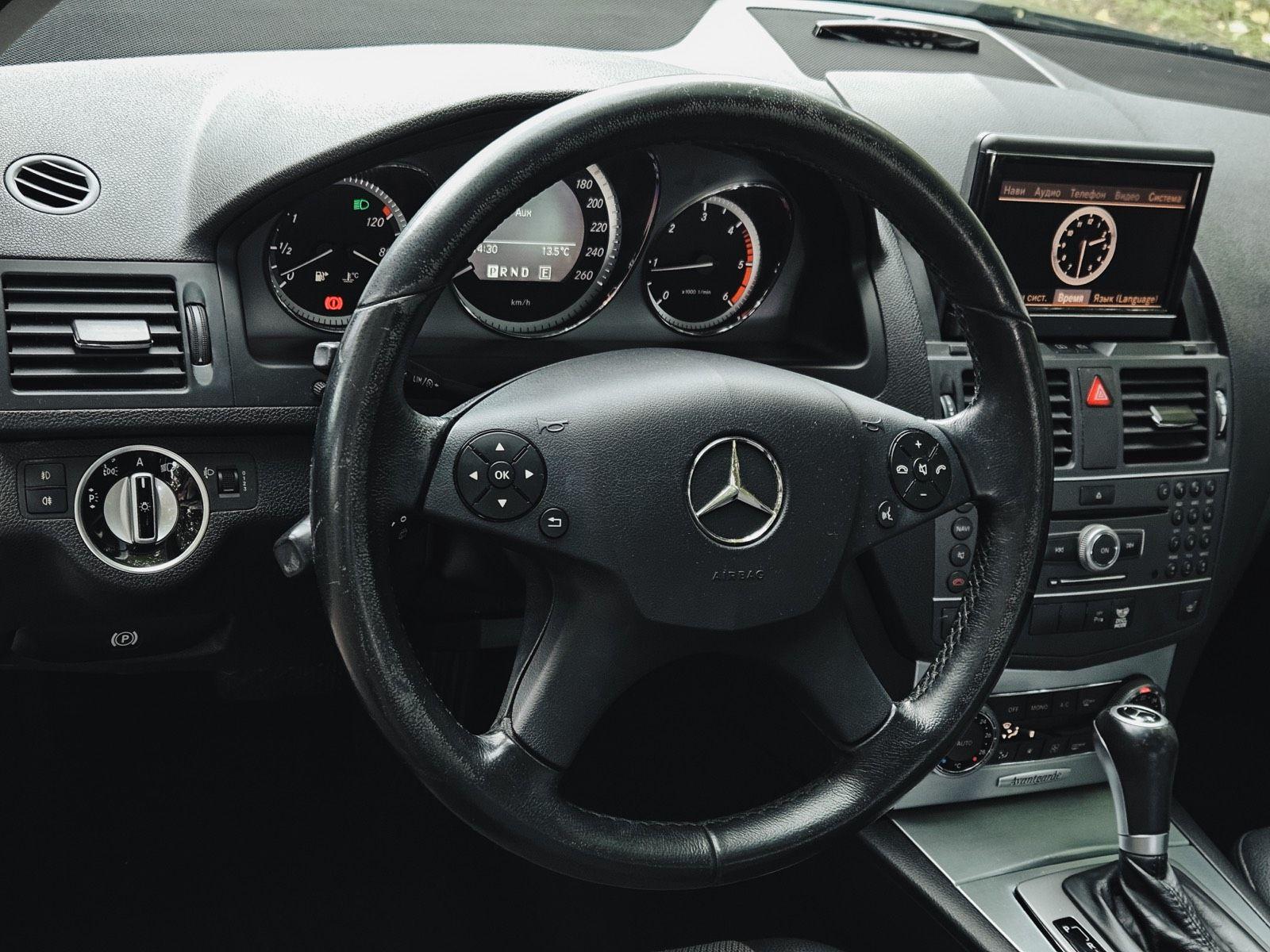 Mercedes-Benz C250 2010 — photo 9