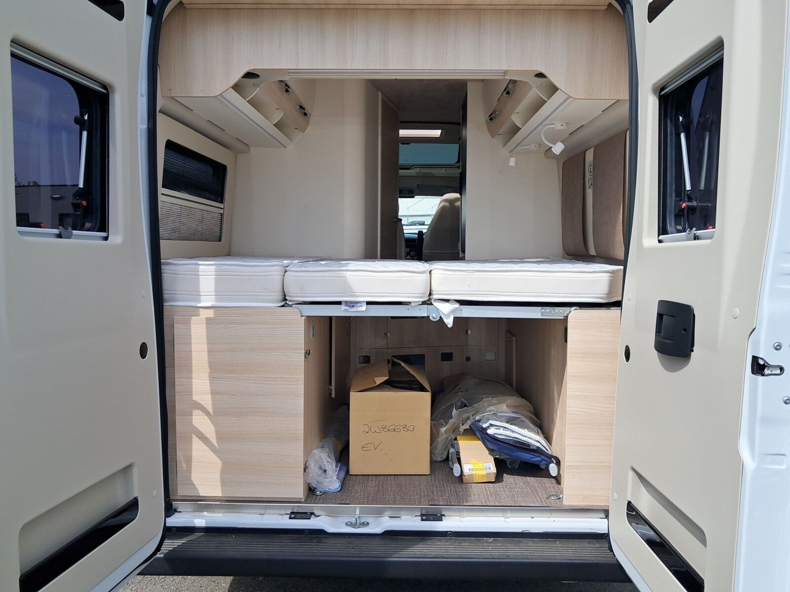 Fahrzeugabbildung Eura Mobil Van V 595 HB RFK, Radio DAB, Klimaauto, Solar,