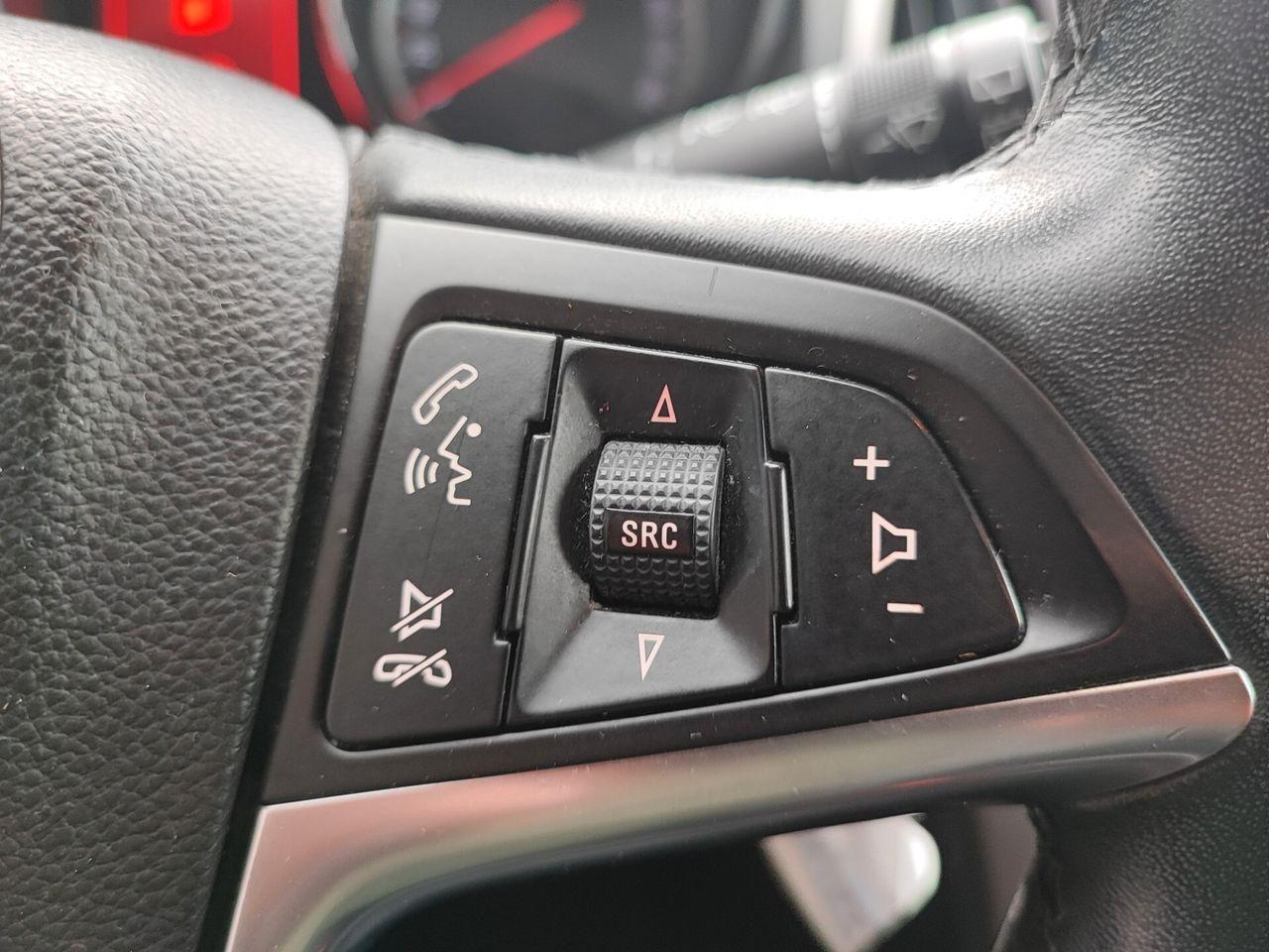 Opel Astra 2011 — photo 13
