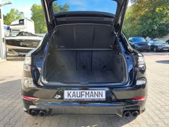 Fahrzeugabbildung Cayenne Coupe GTS Vorbesitzer - Lionel Messi
