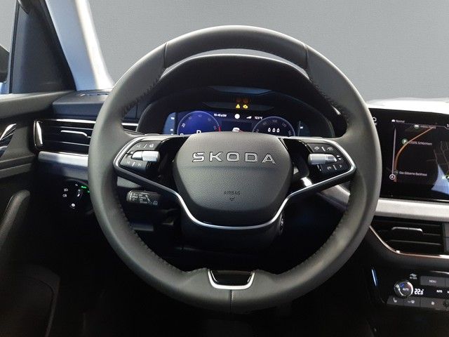 Fahrzeugabbildung Skoda Kamiq Selection 1.5TSI DSG Navi AHK MatrixLED