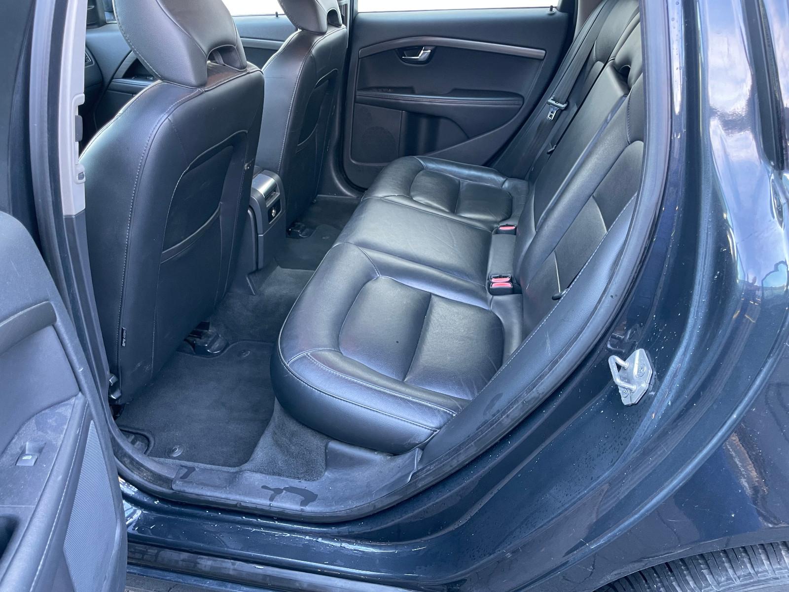 Volvo V70 2015 — photo 19
