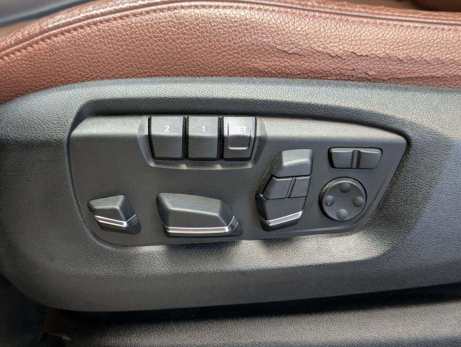 Fahrzeugabbildung BMW X5 xD 30d M-Sport HUD Pano H&K Komfortsi AHK 20"