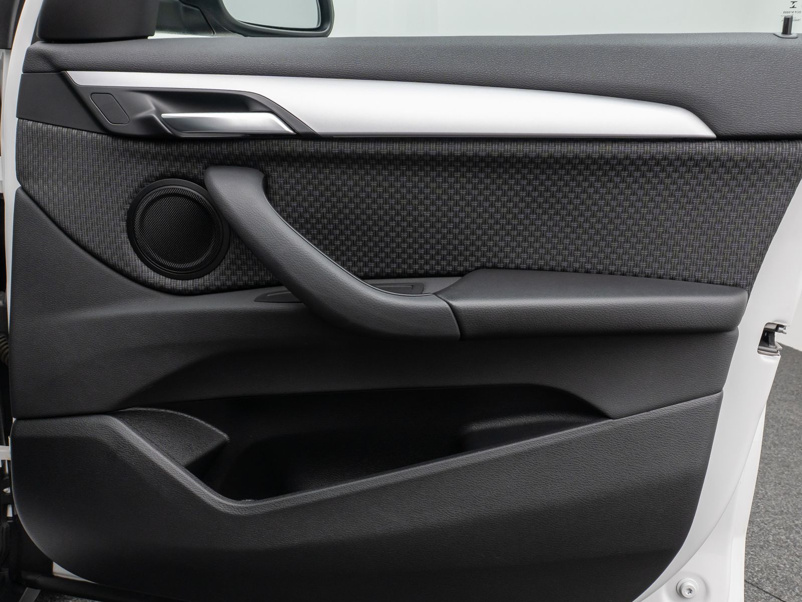 Fahrzeugabbildung BMW X1 xD25e Parkassist DAB AHK Geschwindigkeitsreg
