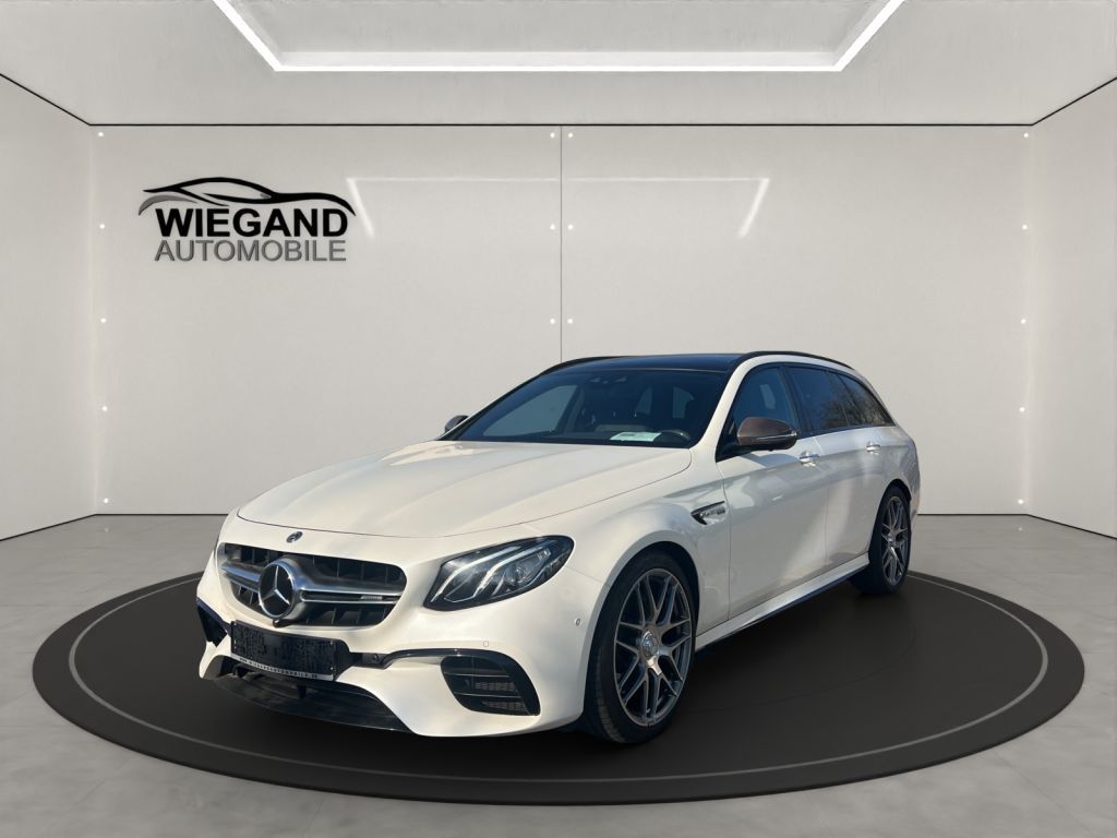 MERCEDES-BENZ AMG E 63 4MATIC+ T 9G-TRONIC+CARBON+FAHRASS+PANO