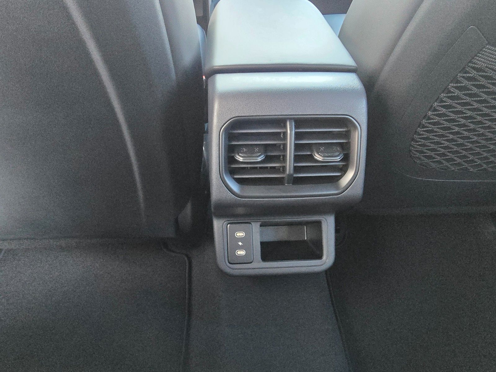 Fahrzeugabbildung Kia K4 Sportswagon 1.6T  DCT Spirit  DriveWise Sound