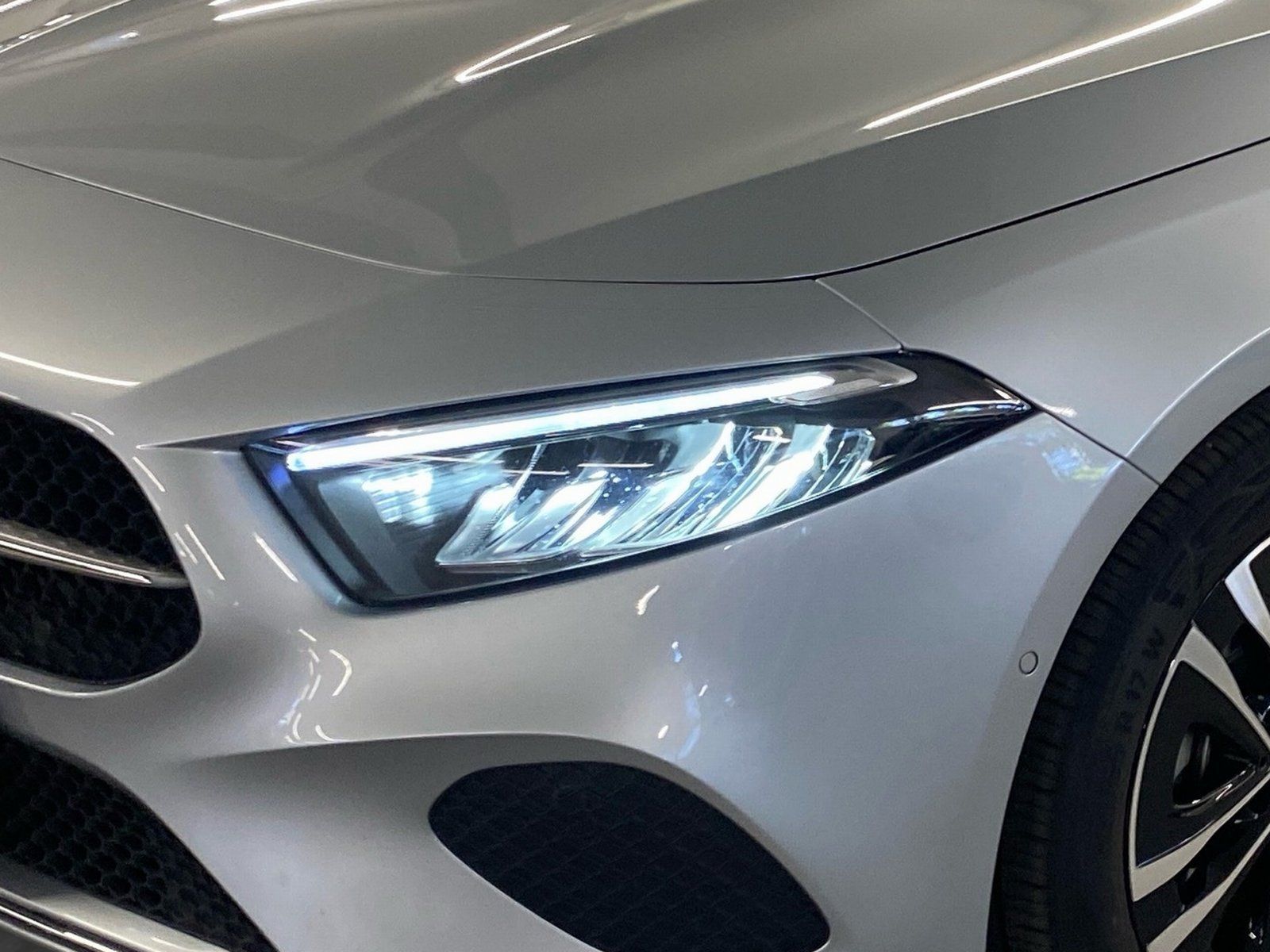 Fahrzeugabbildung Mercedes-Benz A 180 Progressive *LED*Kamera*CarPlay*SHZ*MBUX*