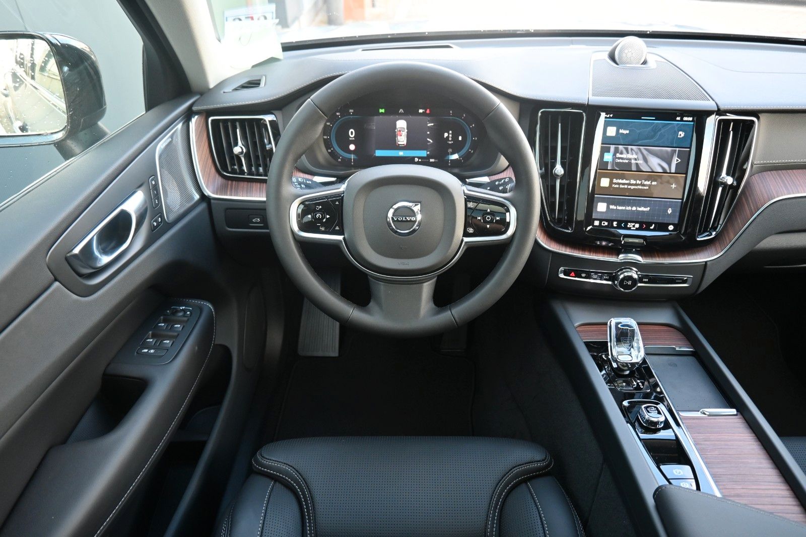 Fahrzeugabbildung Volvo XC60 B4 D AWD Ultimate B&W*STDHZG*LUFT*360°*ACC