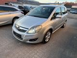 Opel Zafira B Family Plus - Opel Zafira: Family Plus