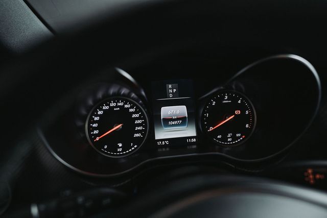 Fahrzeugabbildung Mercedes-Benz V 300 d 4-matic AMG-Line  Avantgarde Edition AHK