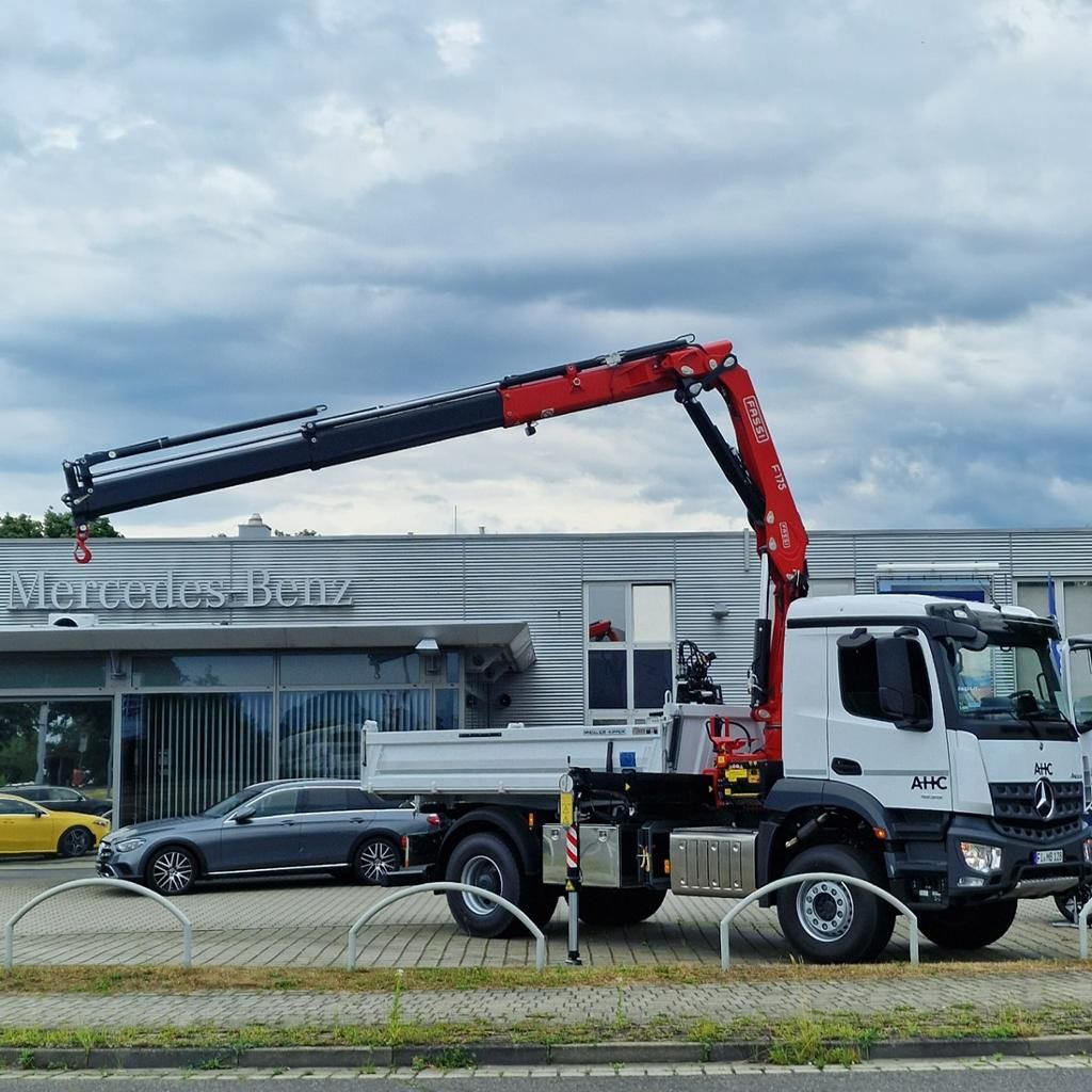 Fahrzeugabbildung Mercedes-Benz Arocs 1835 K 4x2 Ladekran Fassi + Funk