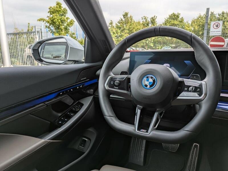 BMW 530e xDrive Tour. M Sport Sitzbelüftung. AHK.H&K