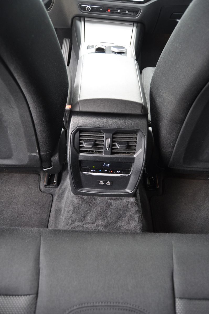 BMW 318i Touring Aut. LED Widescreen DAB Tempomat foto 15