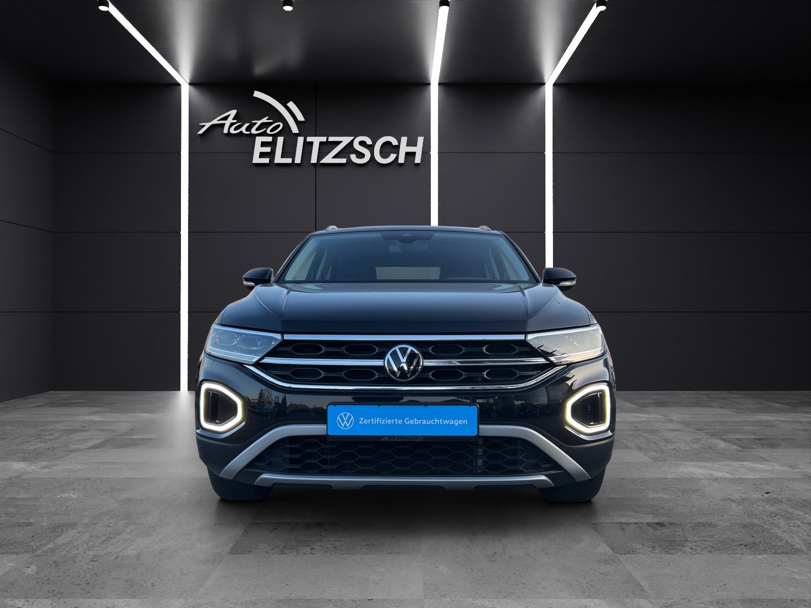 Fahrzeugabbildung Volkswagen T-Roc TSI Style LED Navi AID ACC Park-Assist SH