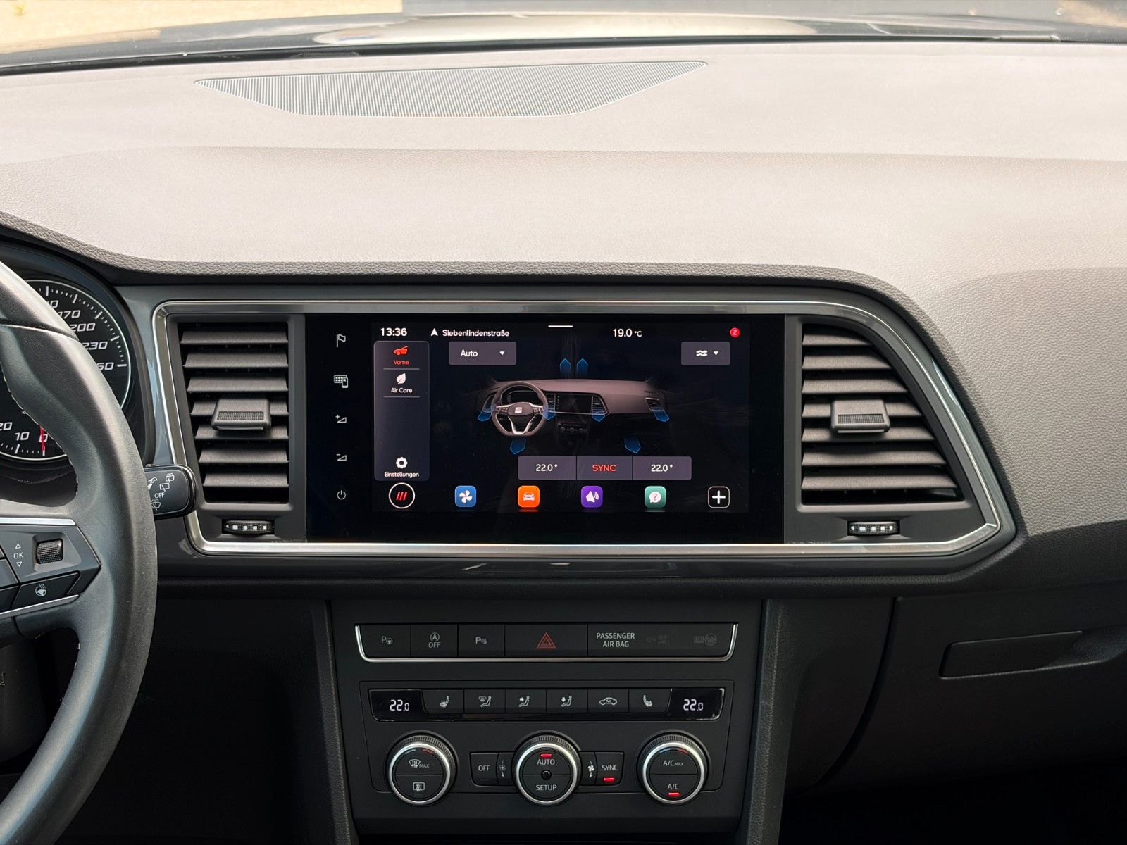 Fahrzeugabbildung SEAT Ateca Style 1,5 TSI DSG Tempomat LHZ SHZ CAM NAV