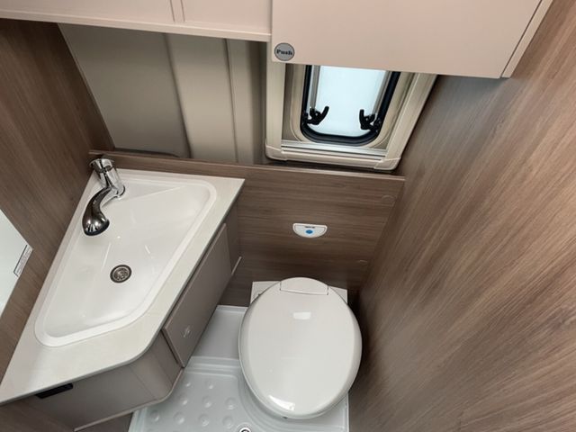 Carado CV 602 PRO AUTOMATIK  KLIMAAUTOMATIK NAVI ALU