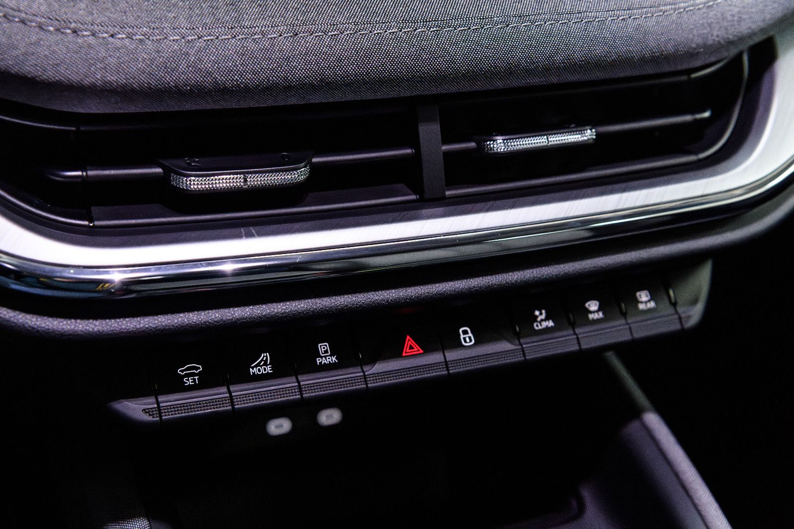 Fahrzeugabbildung SKODA Enyaq 60 Loft MATRIX-LED+RFK+NAVI+KEYLESS+SZH