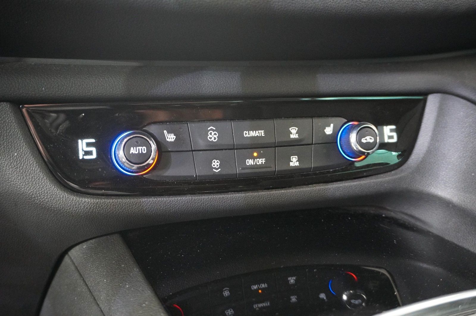 Fahrzeugabbildung Opel Insignia B ST 2.0D ELEGANCE NAVI/LED/KAMERA/HUD