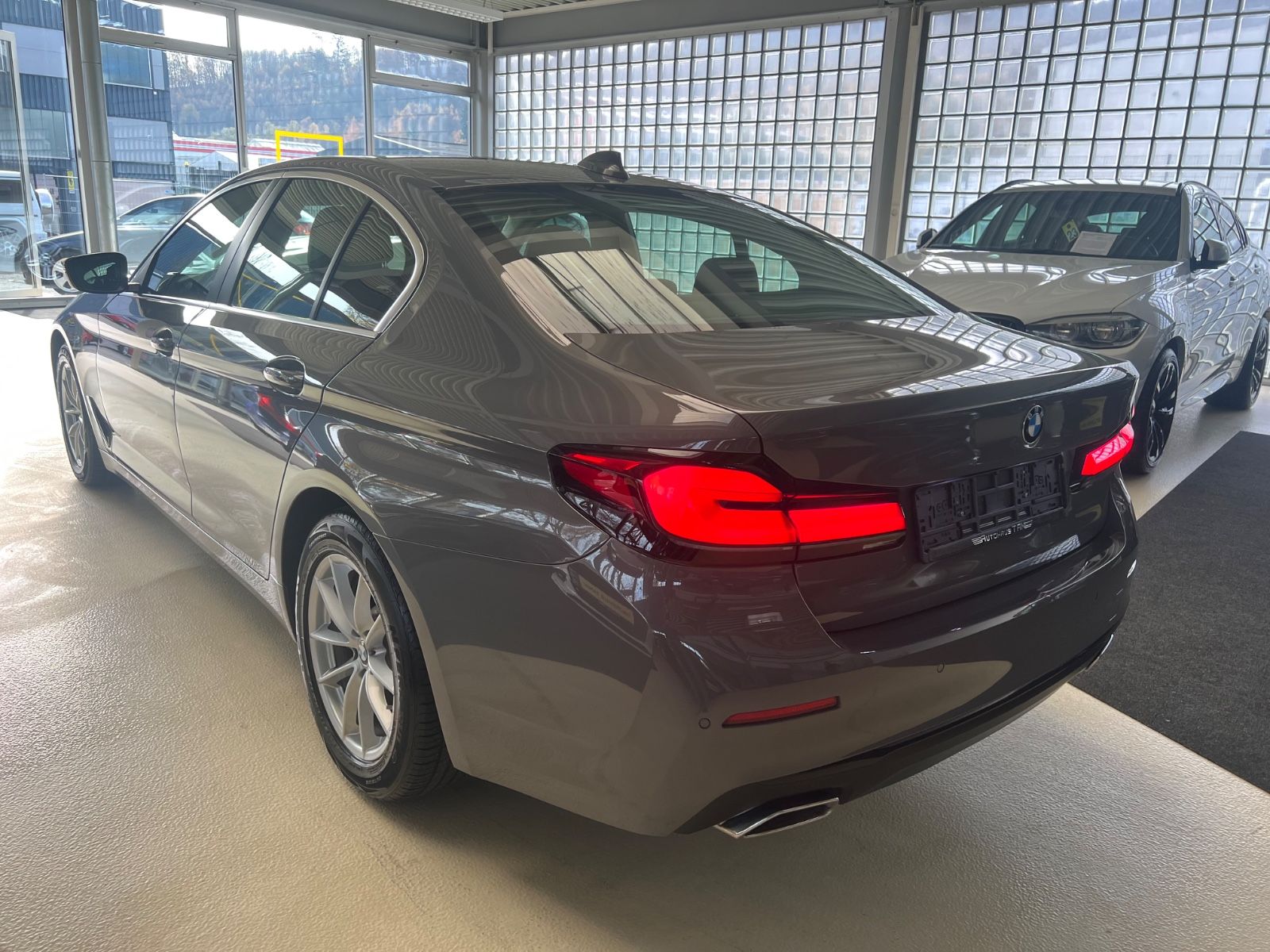 Fahrzeugabbildung BMW 520 d Lim. Mild Hybrid *SITZBELÜFTUNG*MEMORY*