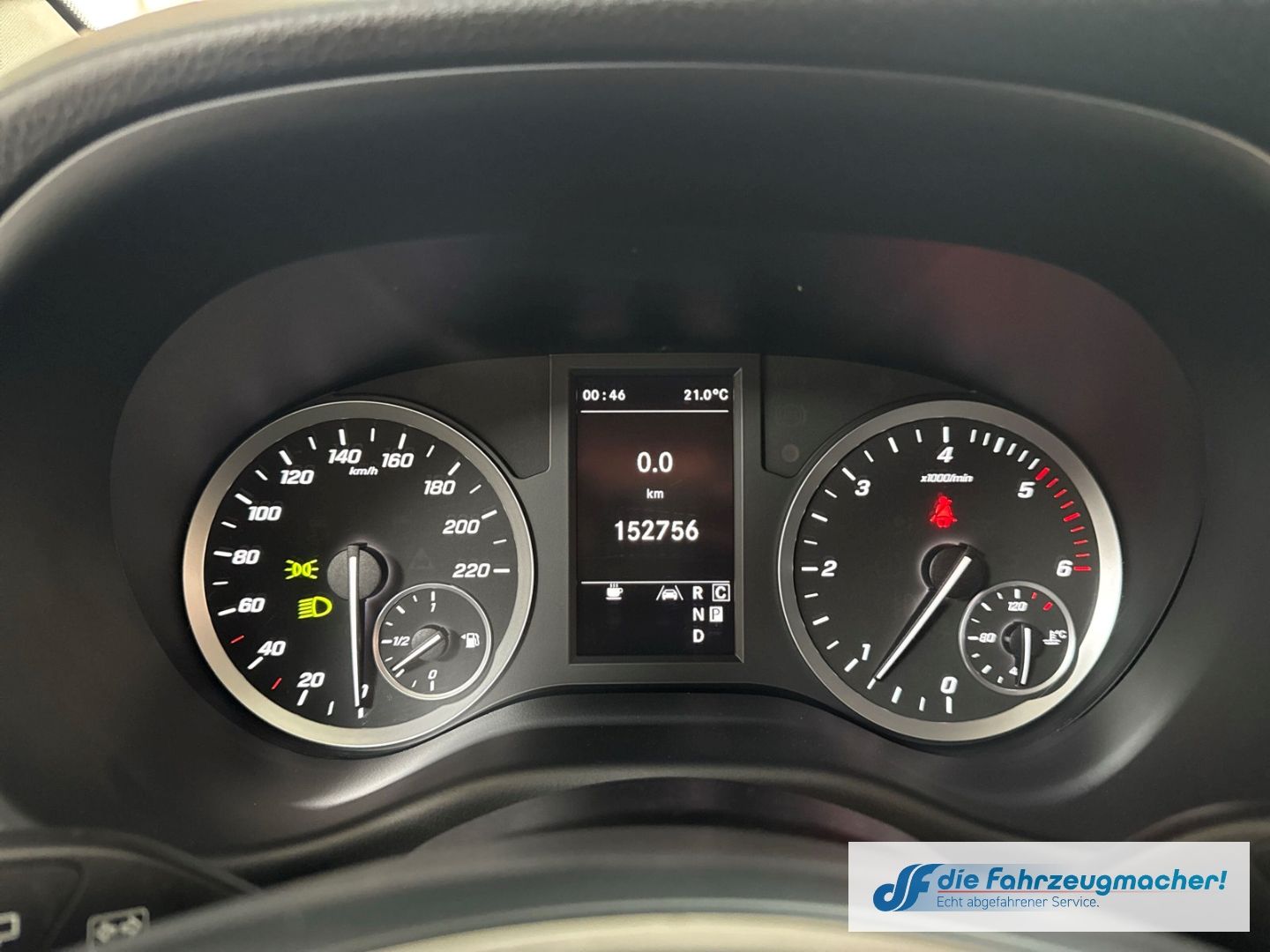 Fahrzeugabbildung Mercedes-Benz Vito Mixto 119CDI 4x4 lang Navi Digitales Cockpi