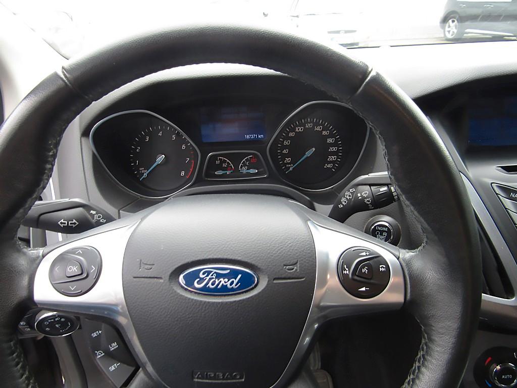 Ford Focus 2014 — photo 15