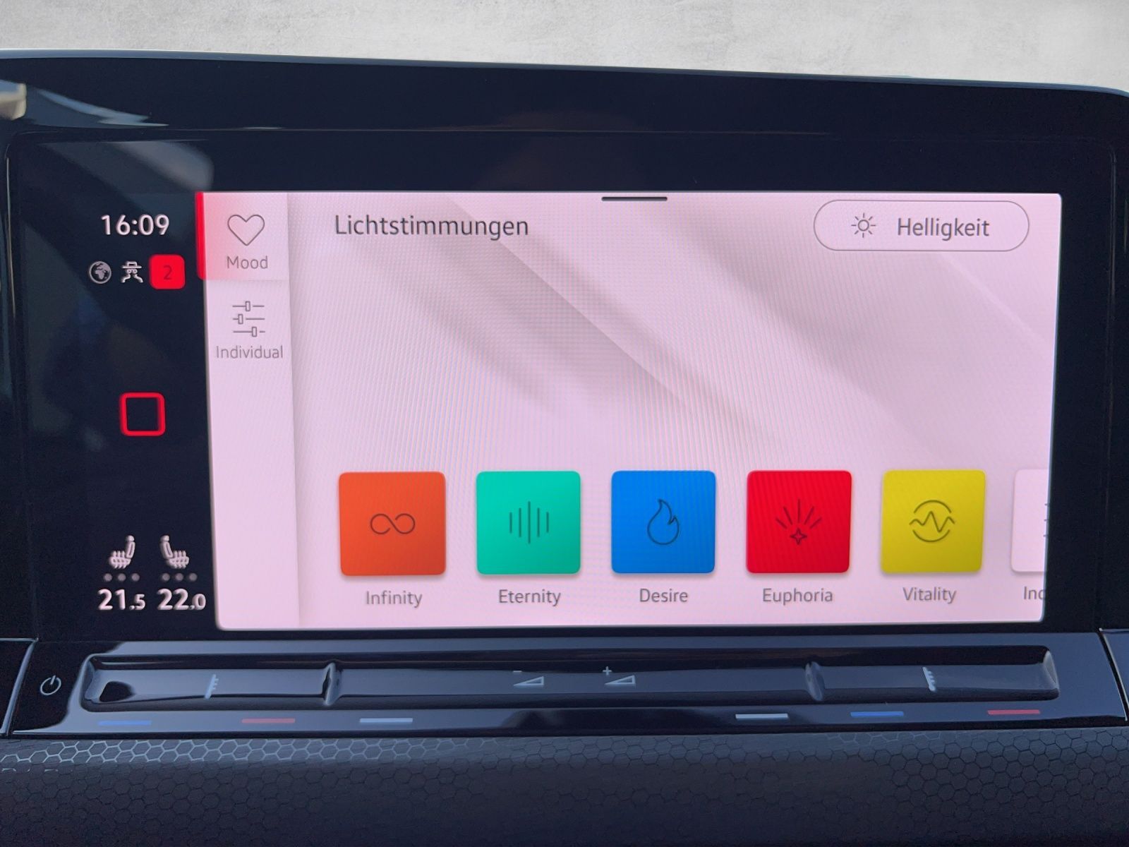 Golf VIII GTI 2.0 TSI DSG LED*CarPlay*Klima