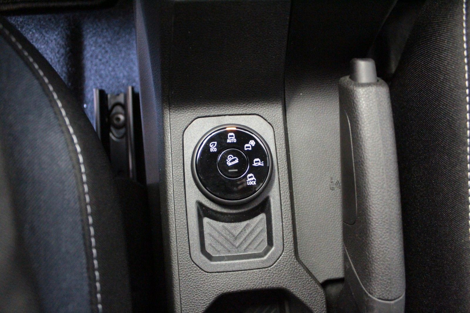 Fahrzeugabbildung Dacia Duster mild hybrid 130 4x4 Expression *Winterp.*