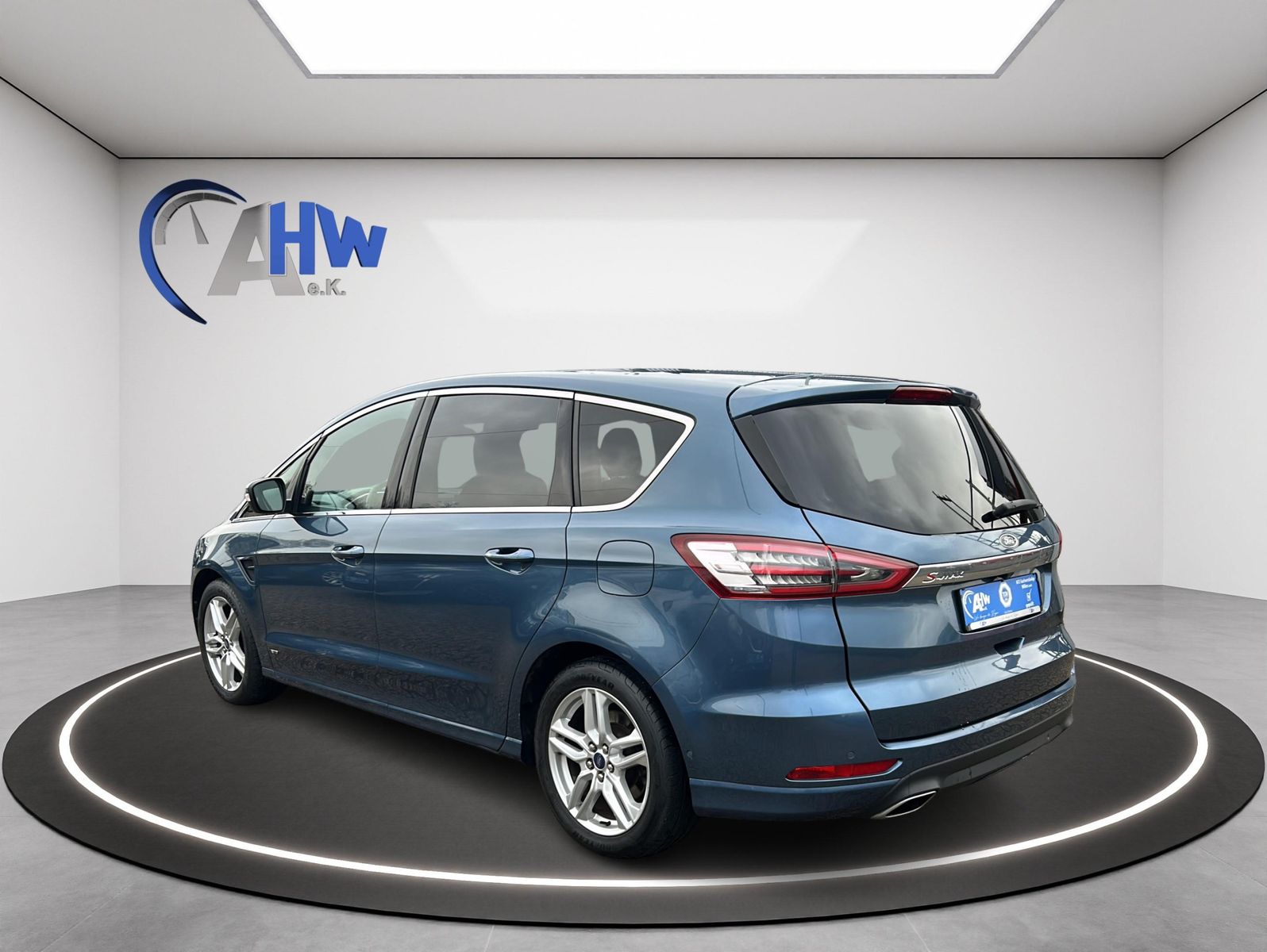 Fahrzeugabbildung Ford S-MAX 2,0 TCDi Titanium AWDLED - AHK