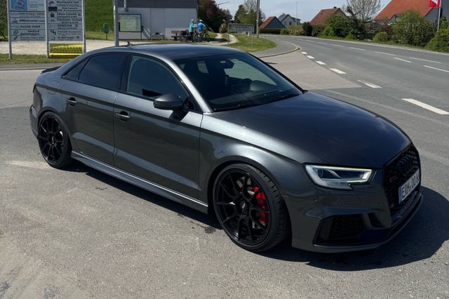 AUDI RS3 2.5 TFSI S tronic quattro Limousine 