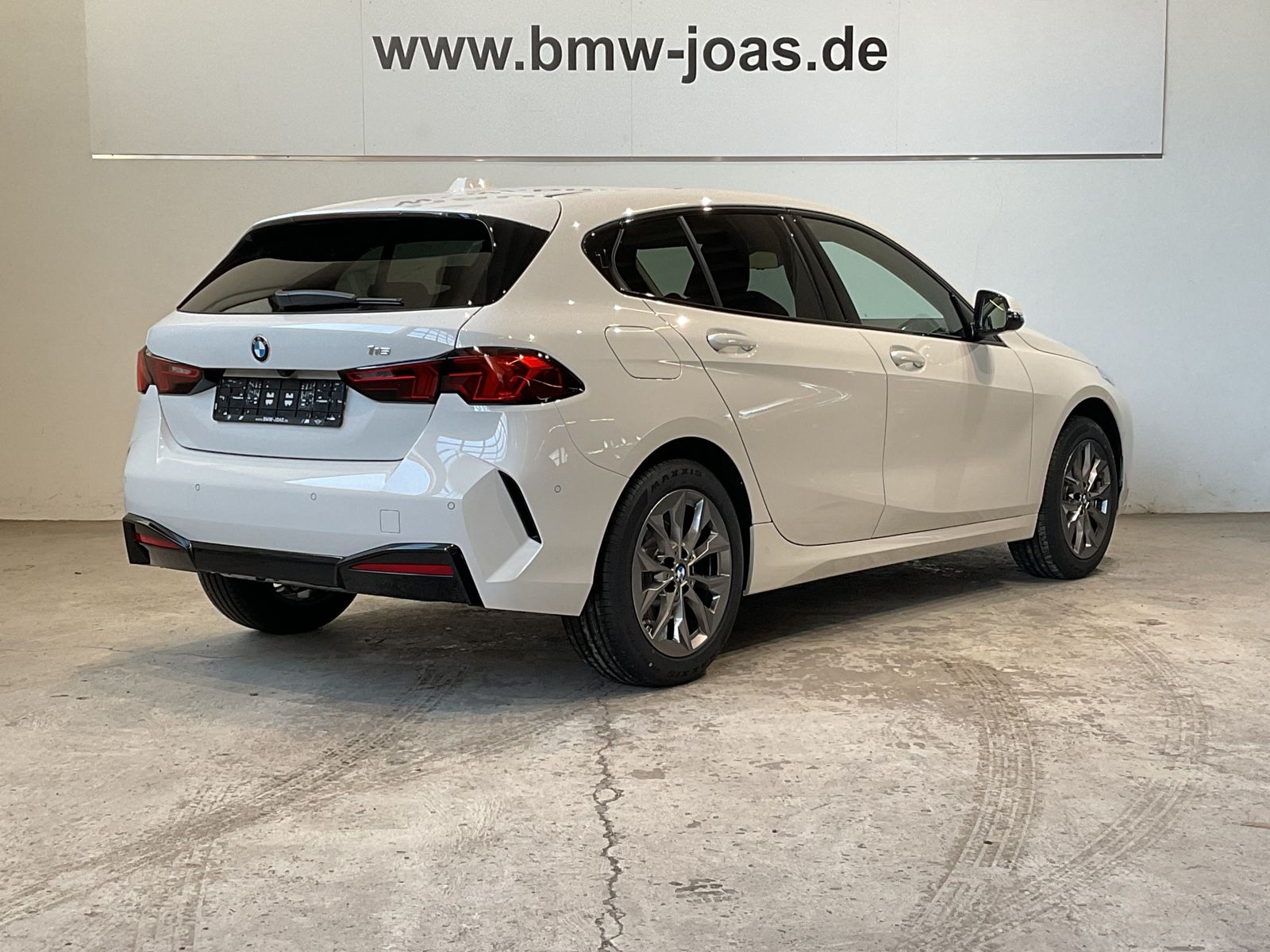 Fahrzeugabbildung BMW 116 AHK, Komfortzugang, Klimaautomatik DAB LED