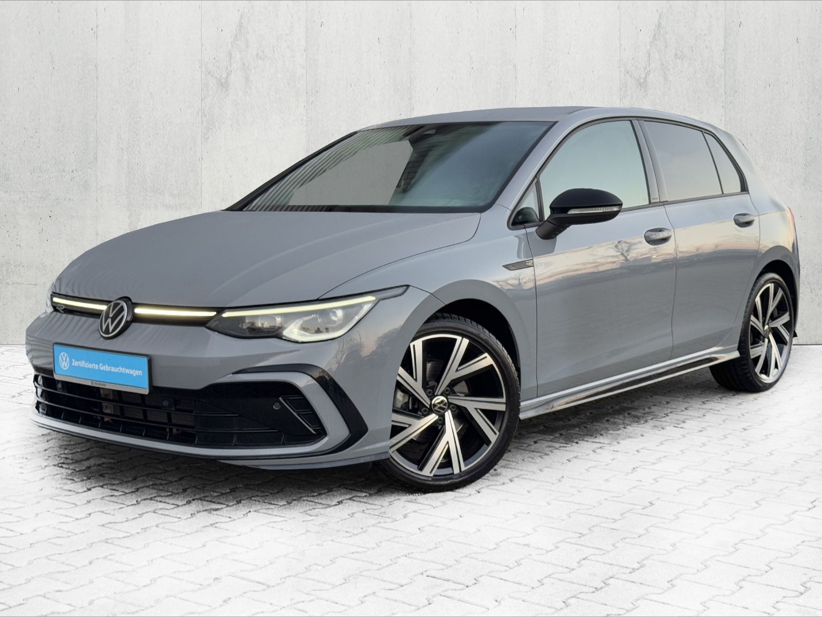 Golf VIII 1.5 eTSI DSG R-LINE *BLACK*H&K*LED+*