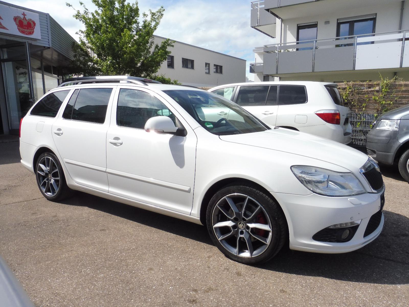 Skoda Octavia 2009 — вигляд ззаду
