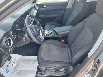 Alfa-Romeo Stelvio - 7