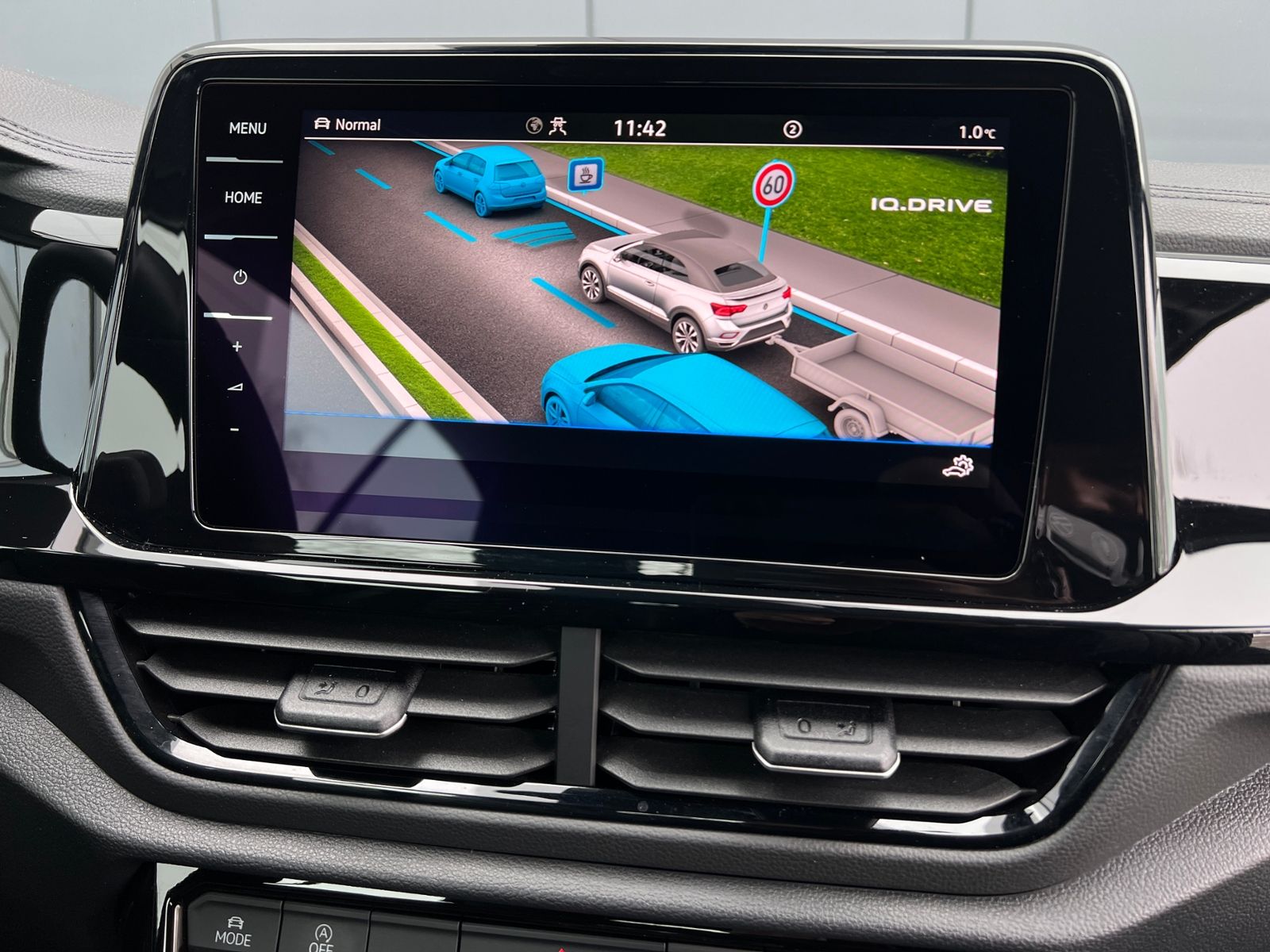 Fahrzeugabbildung Volkswagen T-Roc Cabriolet R-Line 1.5 TSI DSG *AHK, LED, Bl