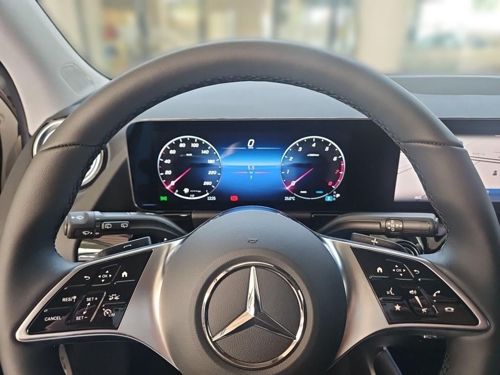 Fahrzeugabbildung Mercedes-Benz GLA 200 + PROGRESSIVE+NIGHT+AHK+KEYLESS+WINTER +