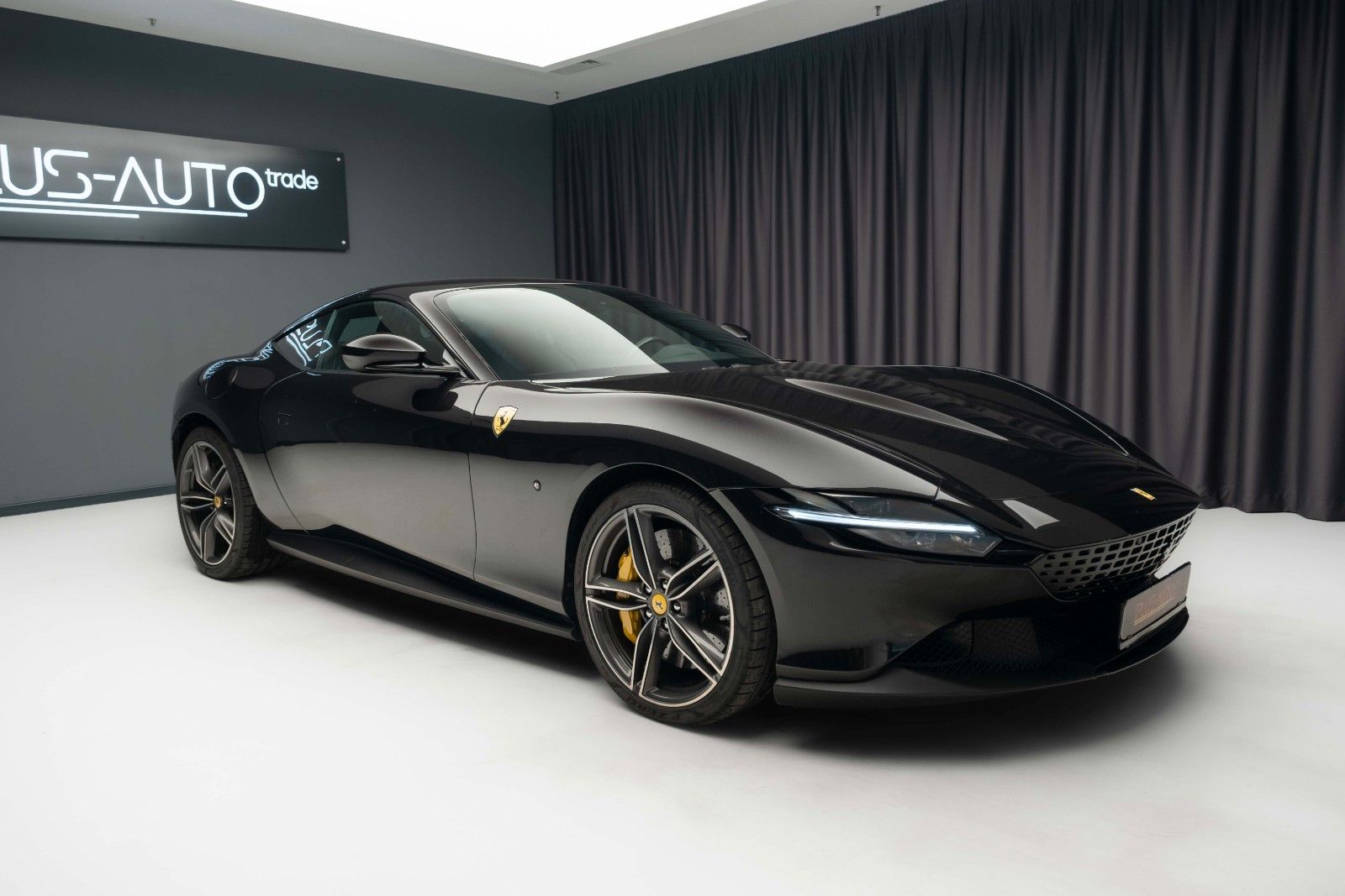 FERRARI Roma