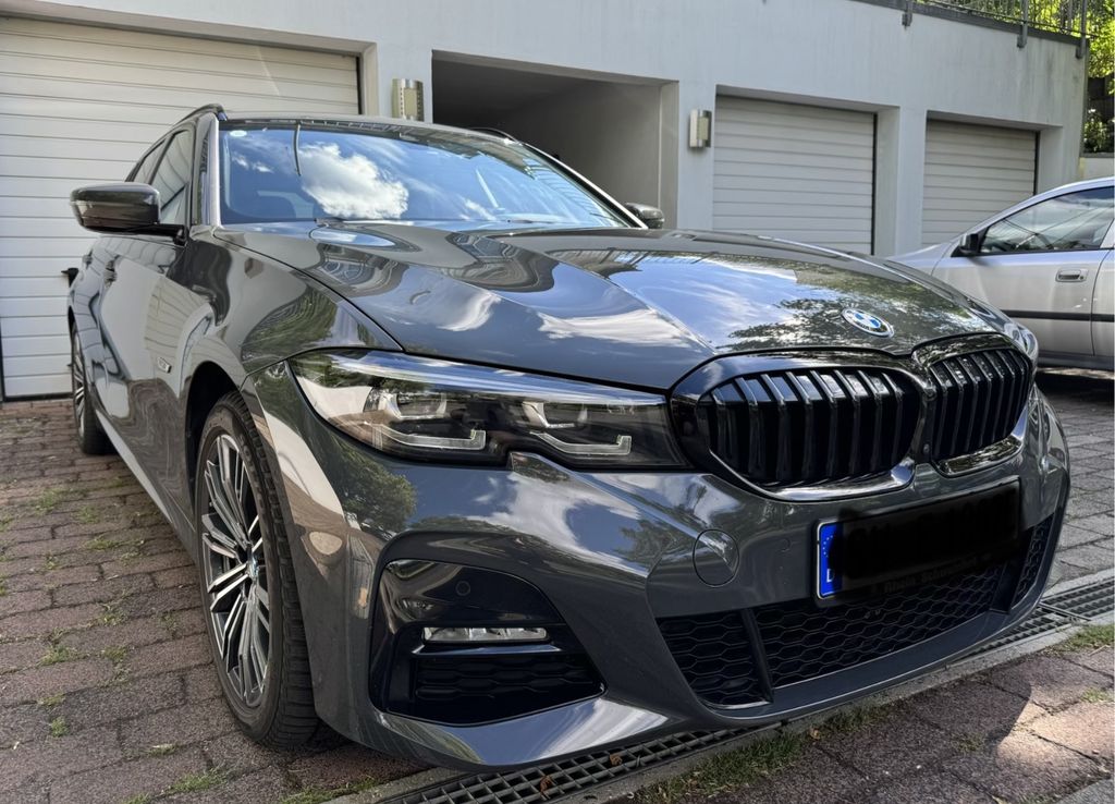 Image of BMW 320