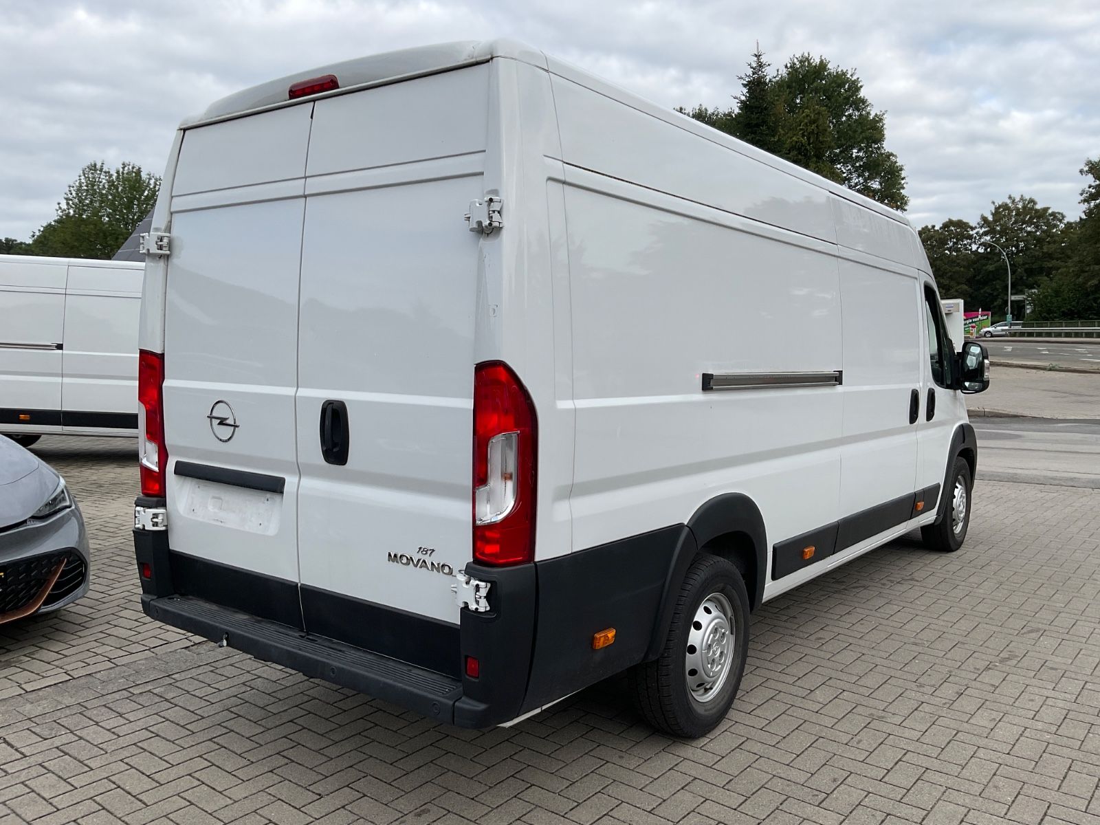 Fahrzeugabbildung Opel Movano L4H2,Sitzheizung,Bluetooth,Allwetterreife