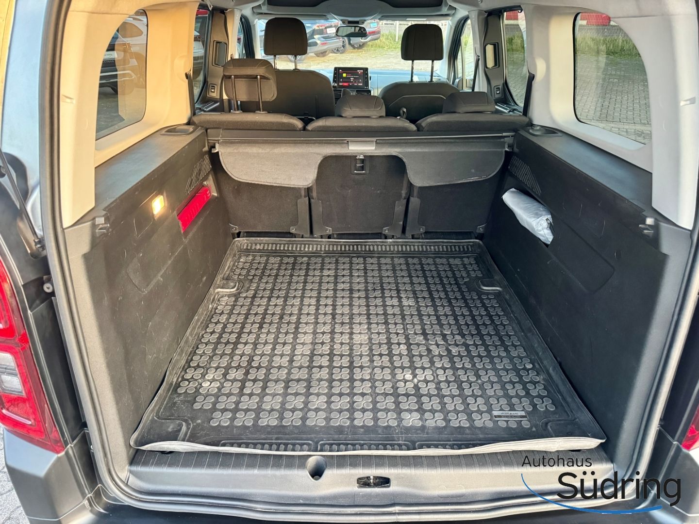 Berlingo 1,2 Pure Tech 130 Shine XL HUD ACC SHZ