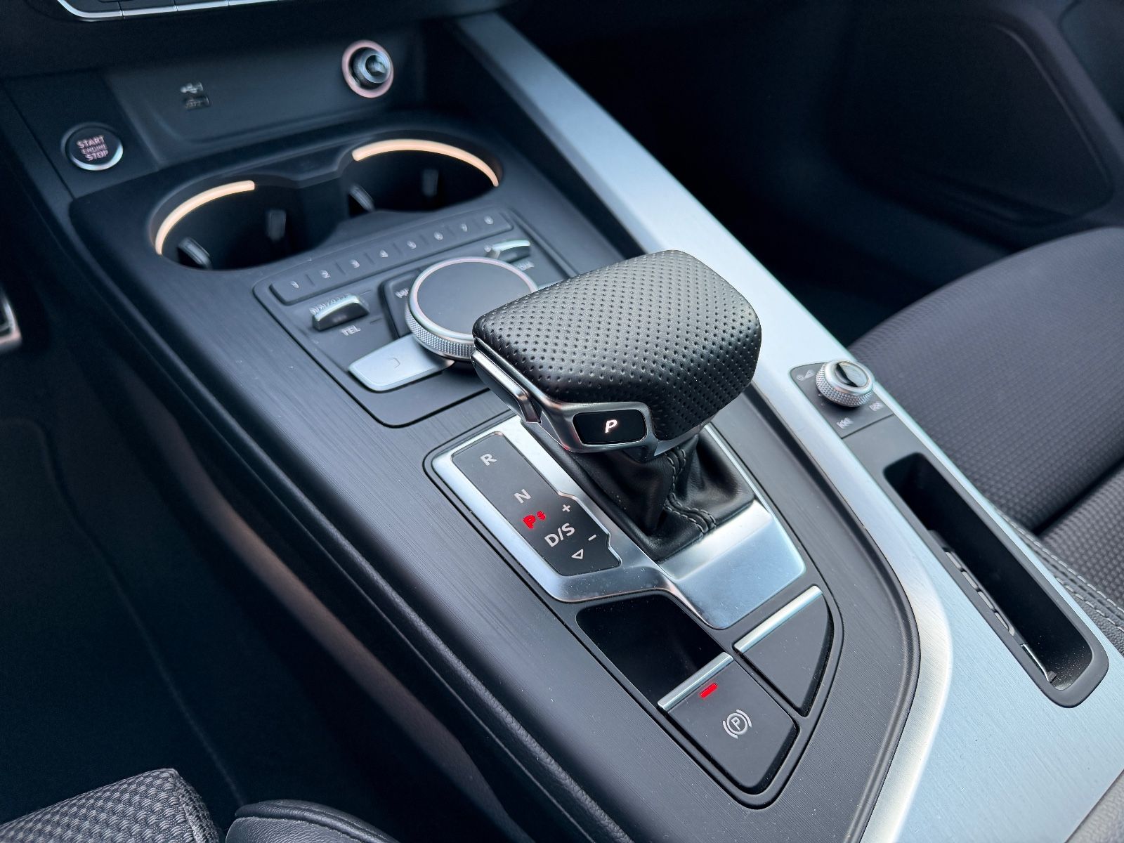 Fahrzeugabbildung Audi A5 Sportback 35 TFSI S-LINE*LED*TEMPO*KAMERA*PDC