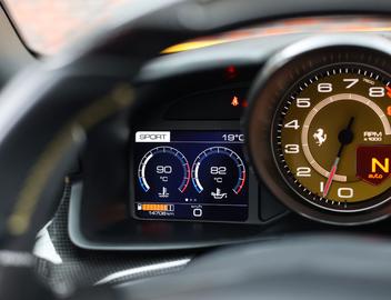 2018 Ferrari GTC4LUSSO — миниатюра 47