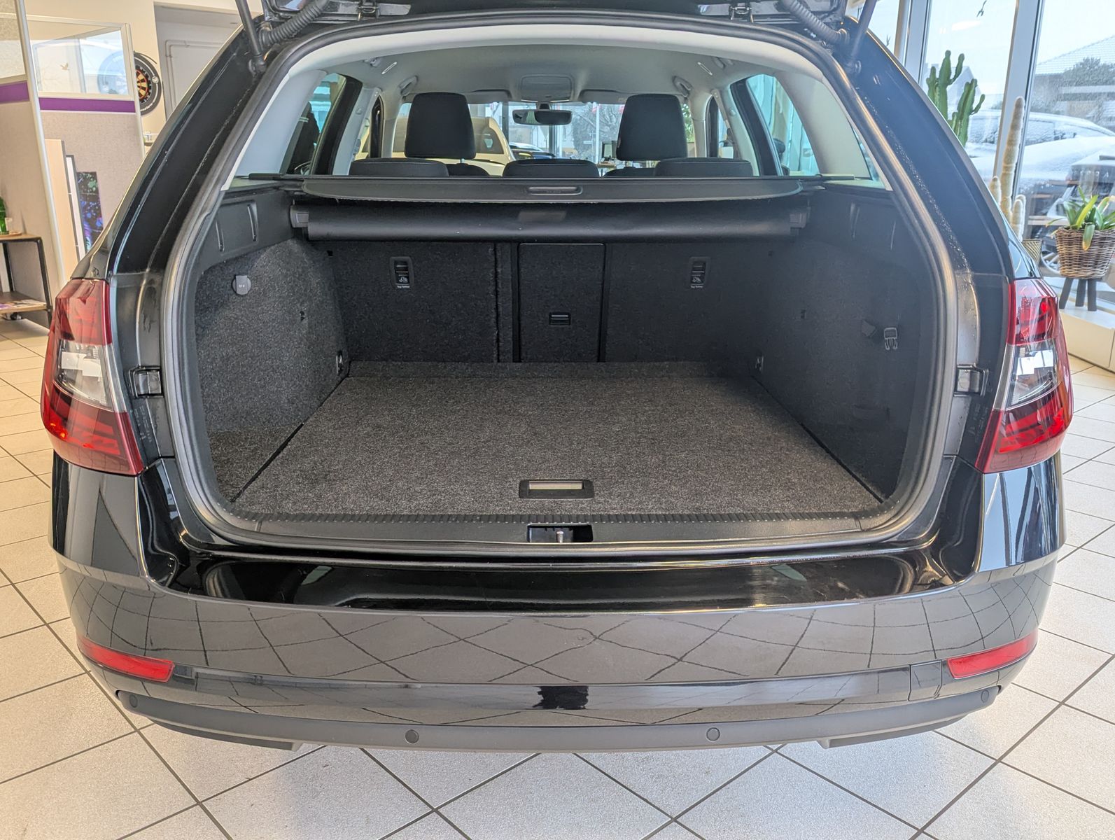 SKODA Octavia Soleil 2.0 TDI DSG Buisness Kamera LED - Image 17